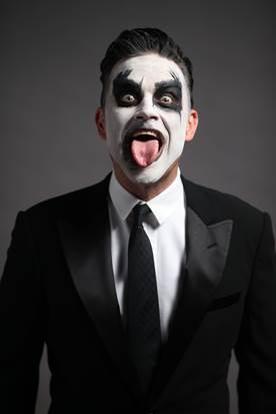 Robbie Williams confirms his Let Me Entertain You Tour is coming to New Zealand!