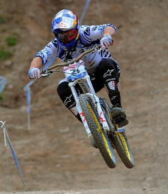 MacDonald Claims Breakthrough Victory in Mountain Bike World Cup
