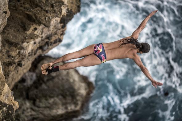Gary Hunt takes his first 2013 Red Bull Cliff Diving World Series victory in the Azores, Portugal