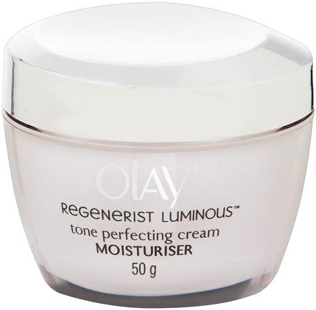 Reveal Pearlescent Skin that Glows with New Olay Regenerist Luminous
