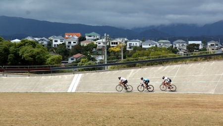Pat Crowe-Rishworth leads Jordan Castle and James Denholm in the Laykold Cup 10km Scratch Race at Wellington Velodrome, February 15.  Credit: ©PNP Cycling Club